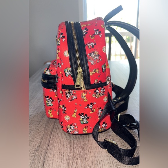 Loungefly Mickey and friends - Picture 3 of 6